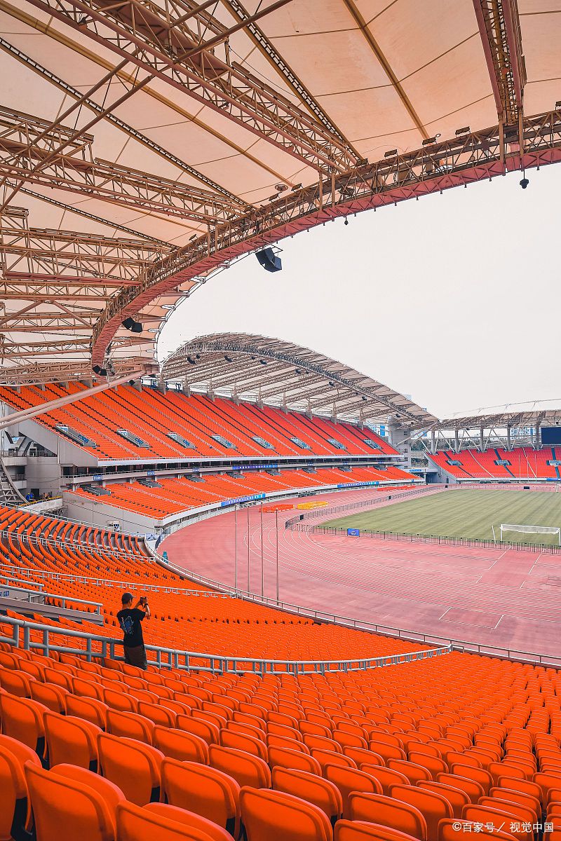 武汉体育中心,一个让运动爱好者心驰神往的地方!