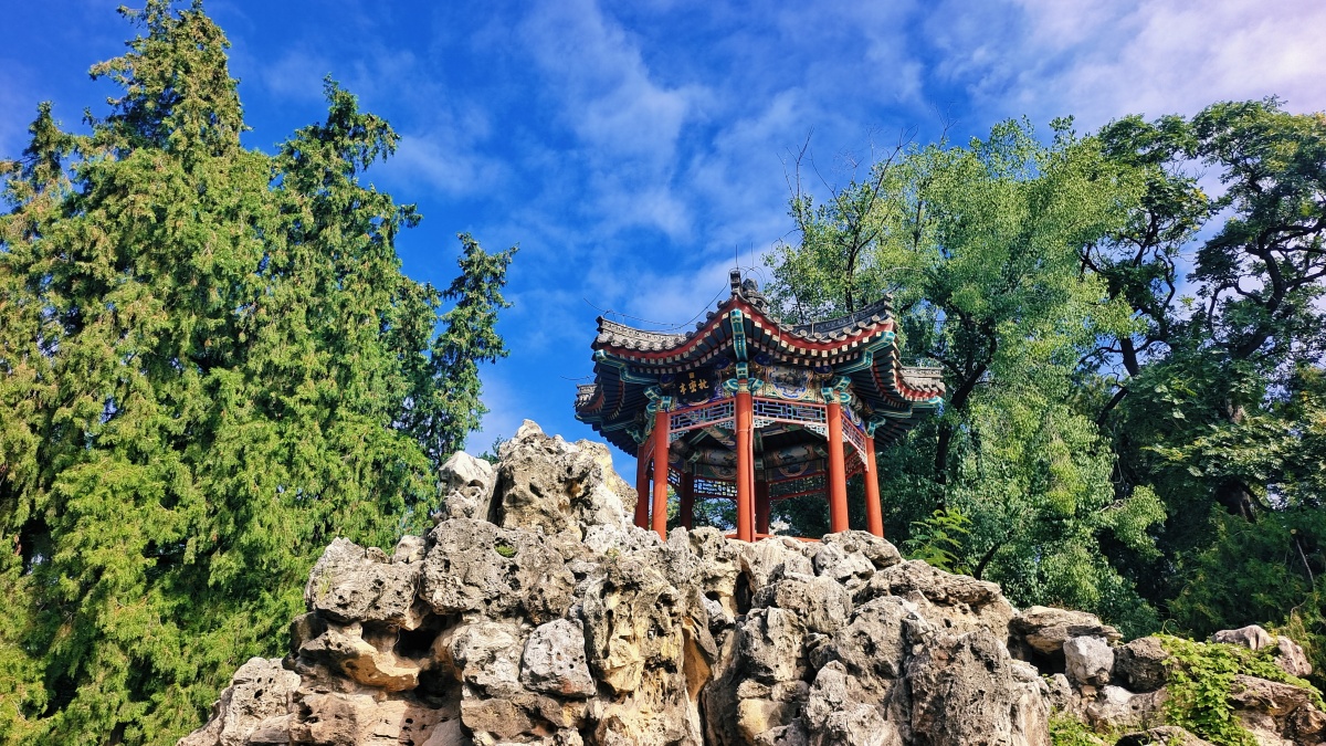 兰州五泉山景,清泉潺潺,领略自然神韵