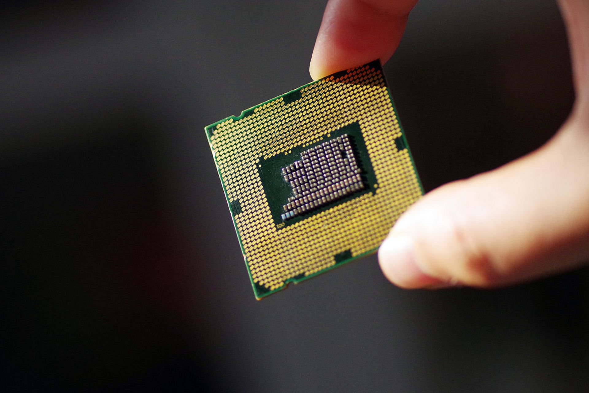 华为mate60pro搭载麒麟9905g芯片,该芯片支持sa/nsa双模网络,下行峰值