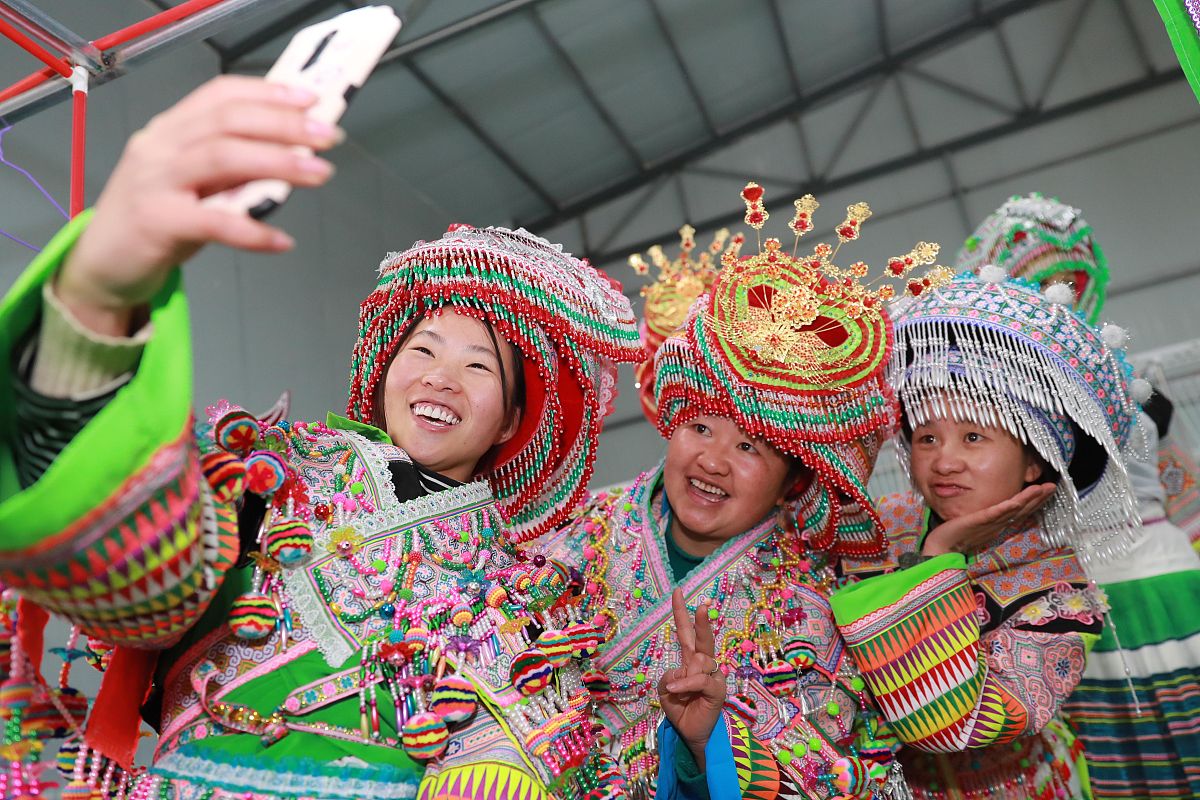 老挝的民族服饰