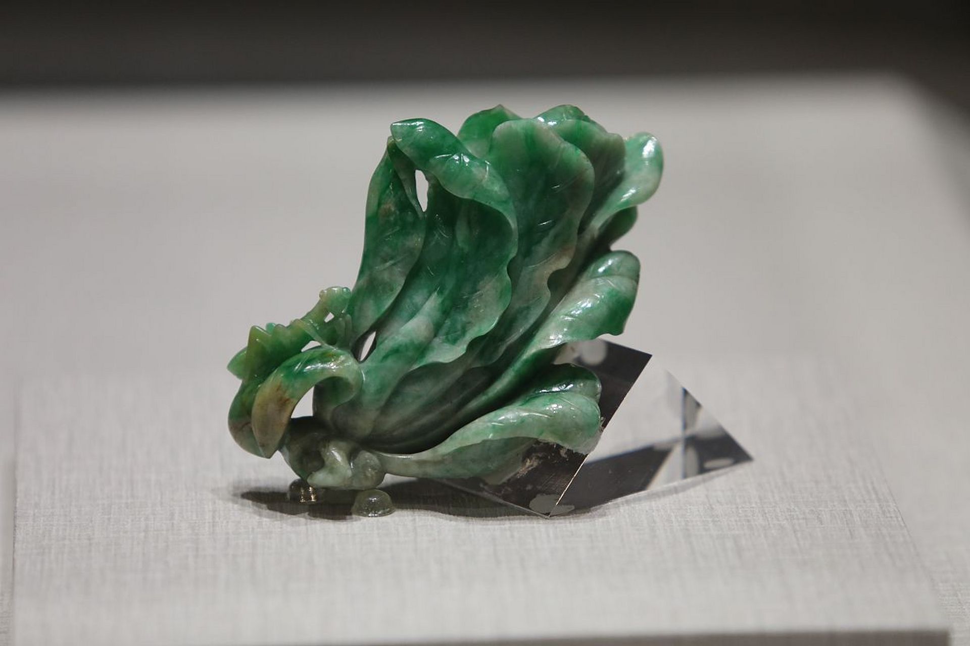 蓝田玉作为中国四大名玉之一,产自陕西省西安市蓝田山,被誉为"玉中之