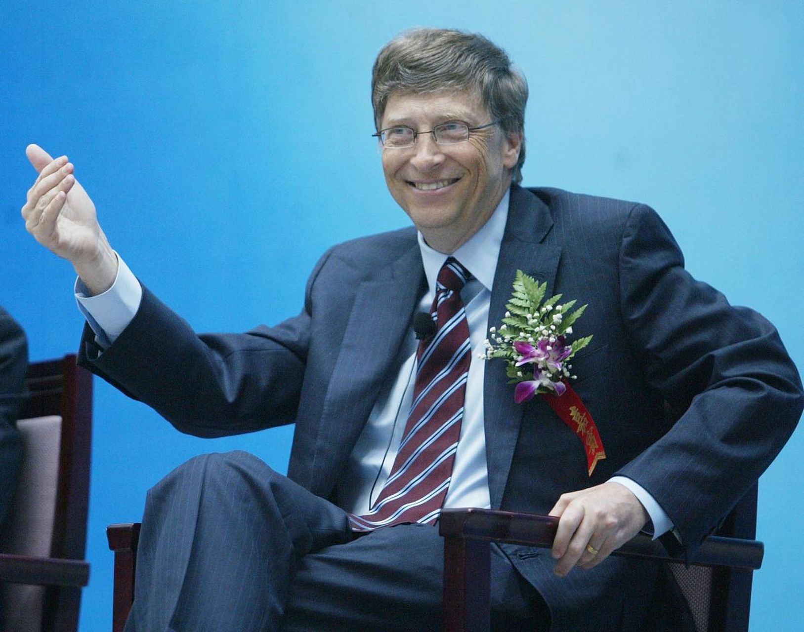 比尔·盖茨(bill gates),全名威廉·亨利·盖茨三世,简称比尔或盖茨.