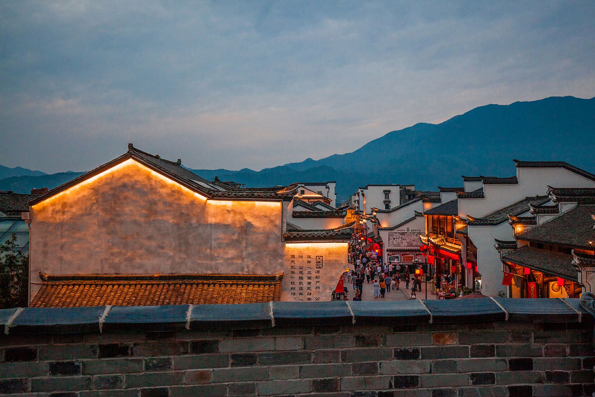 严州古城,位于浙江省杭州市建德市梅城镇,是一座历史悠久,风景优美的