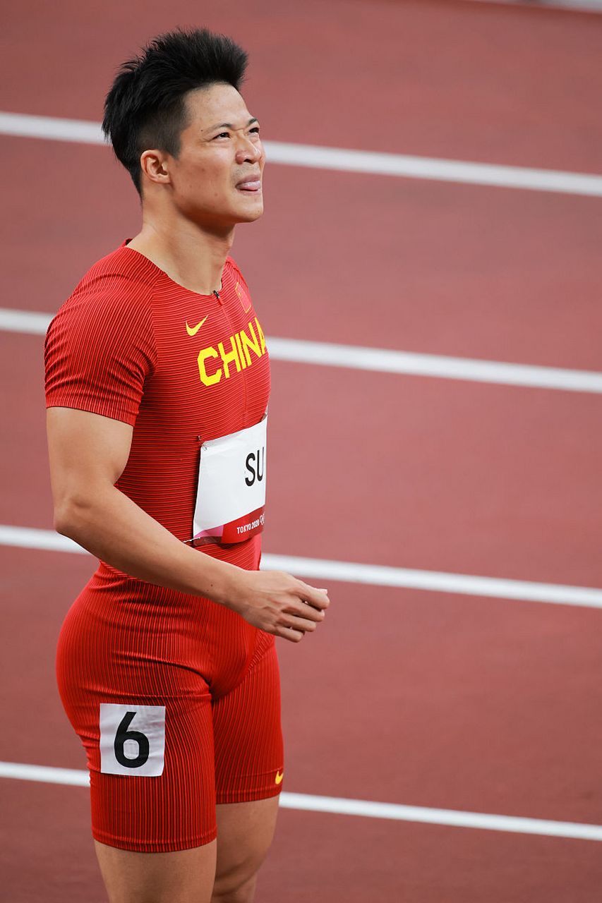 苏炳添回应手机从小米换成苹果,近日,中国短跑名将苏炳添在发微博时