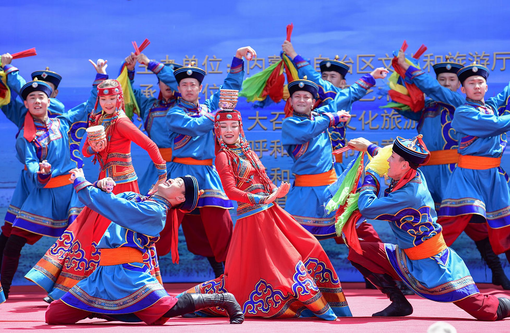 知识创作挑战赛#  有趣的新年习俗:蒙古族 酒肉不尽.