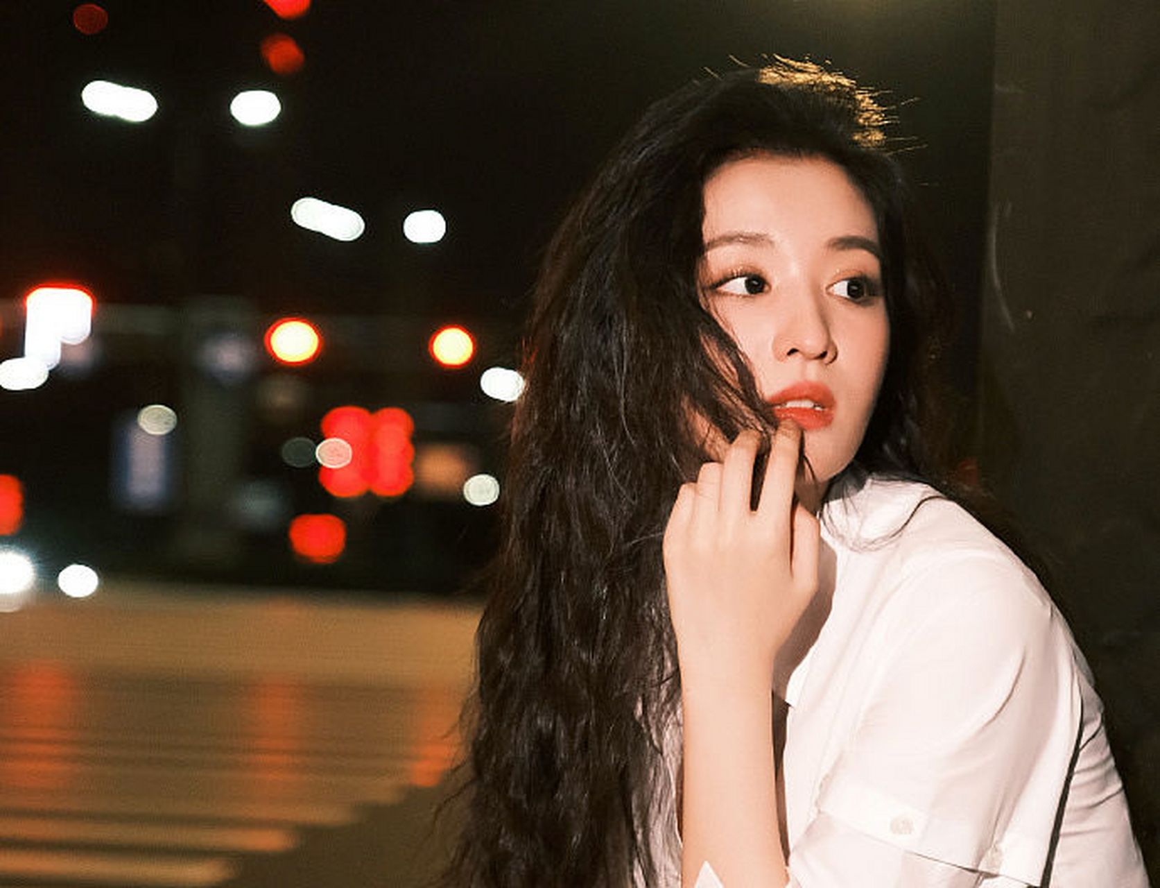 7月31日,有女网友爆料自己前几天在美容院偶遇王楚然,当时自己刚做了