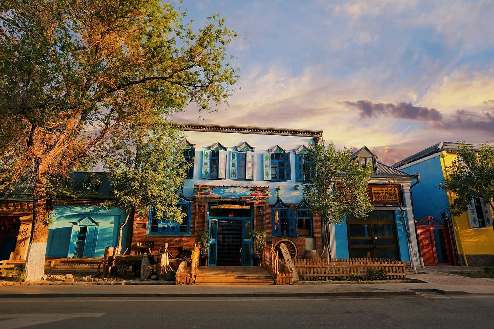 塞外江南新疆伊宁小镇的一个古老街区—六星街.