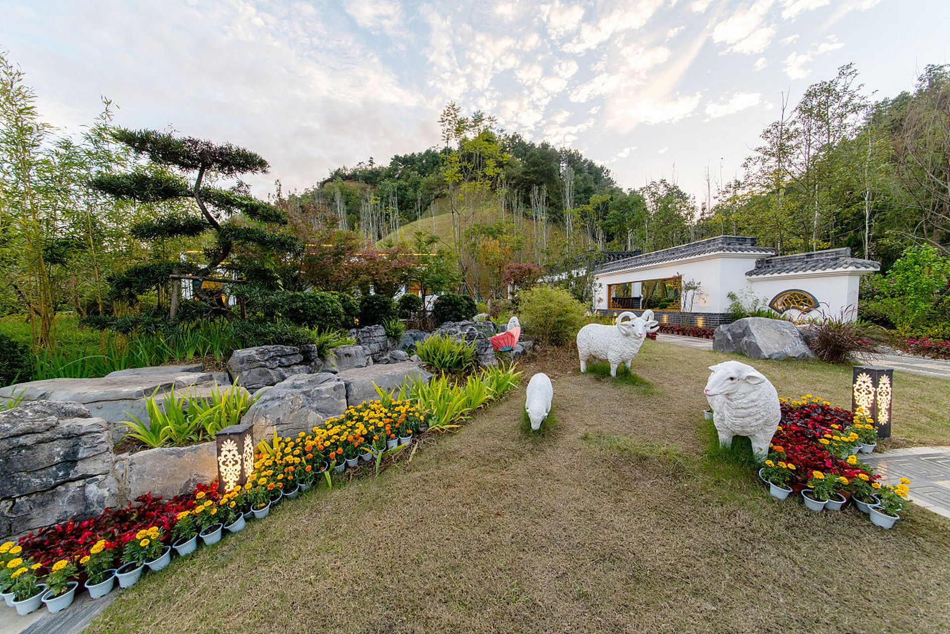 我推荐最美黔南州惠水连江公园景区,公园坐落于 坐落于惠水县涟江中路