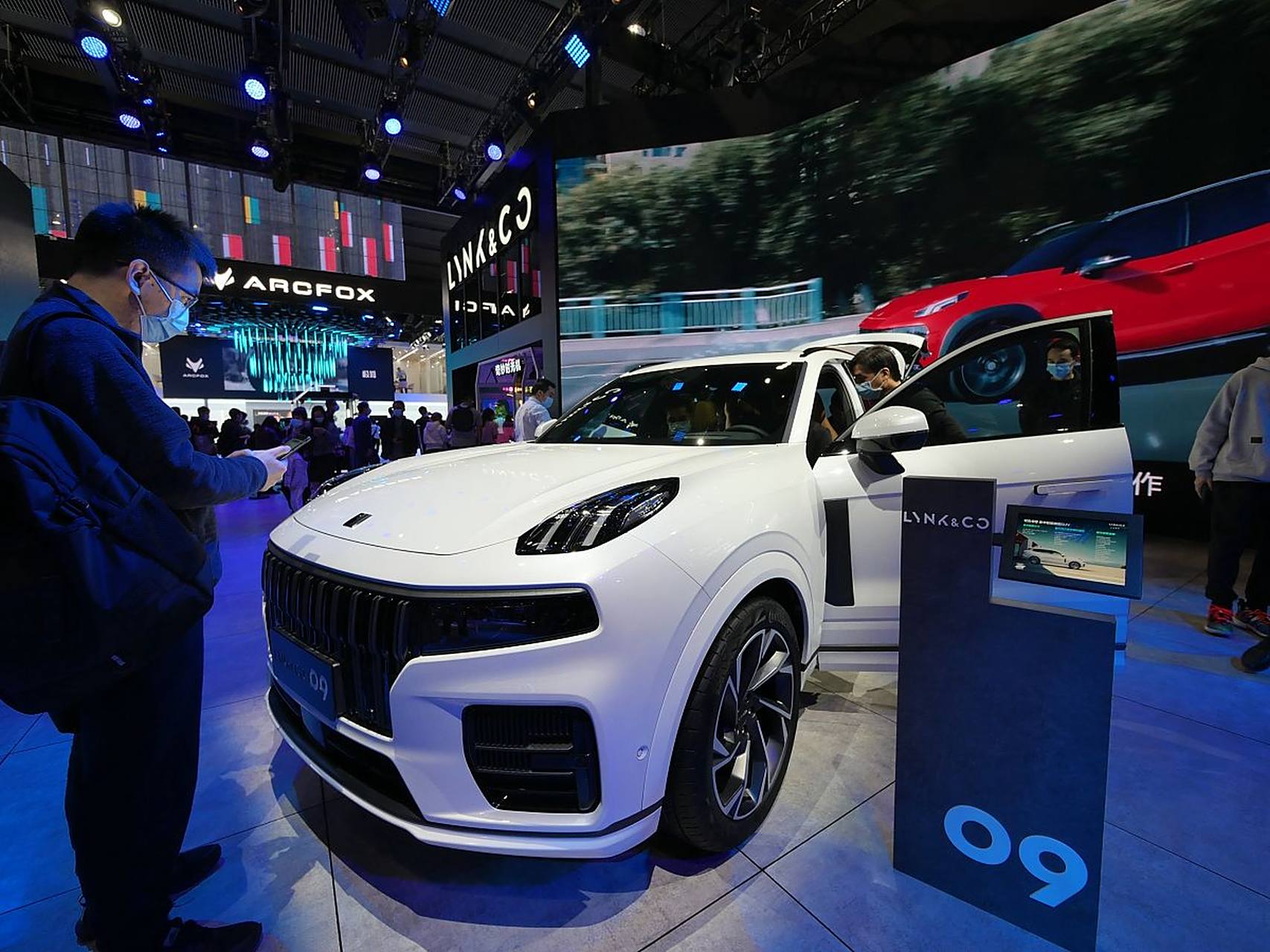 领克09五座版:大空间suv的实力巨擘,迈向辉煌新征程!