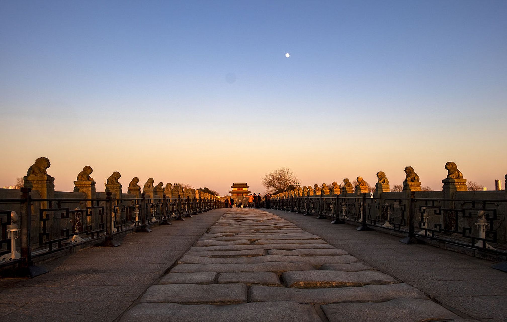 炎黄子孙生生不息,江河日落没日和!