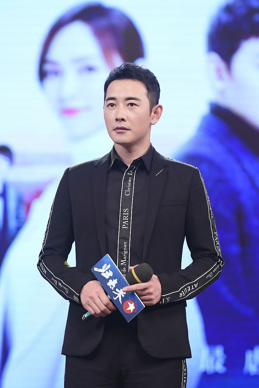 近日,知名艺人罗晋成为不少人讨论的话题中心,当然,这主要源自他推出