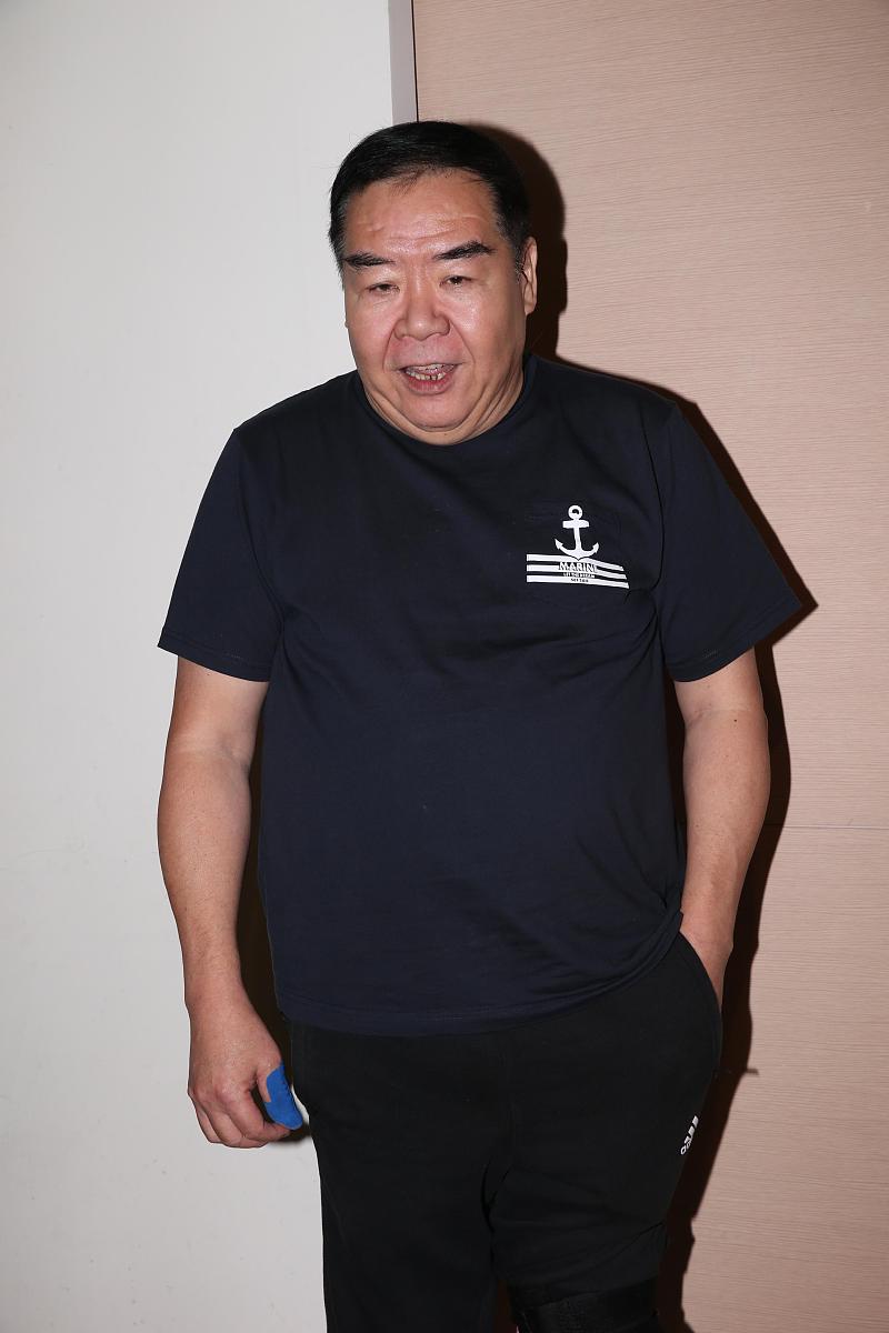 74岁郑则仕暴瘦真相:健康选择下的谣言与坚守