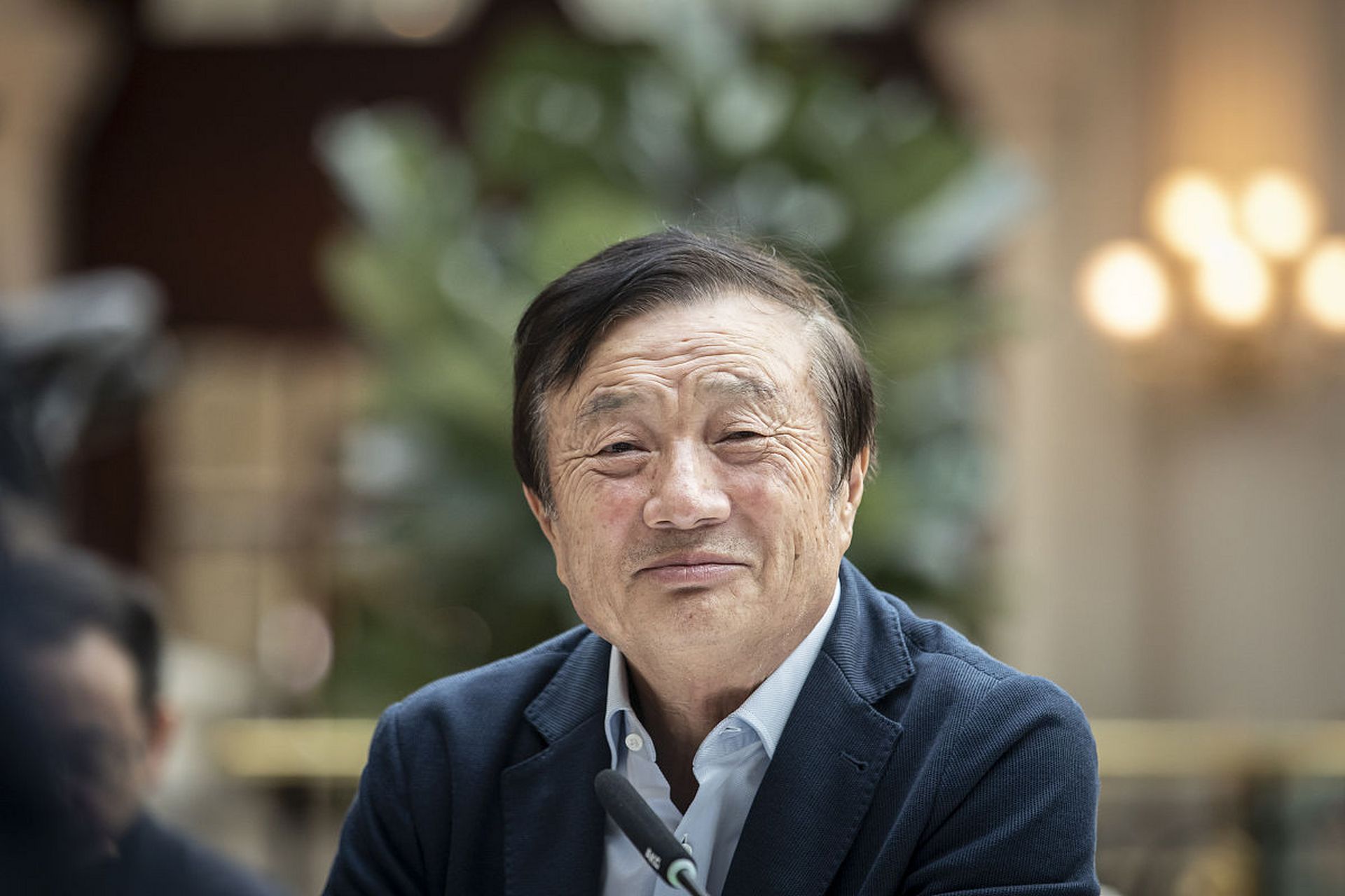 "战战兢兢,如履薄冰"只是形容词,是夸大的说法.