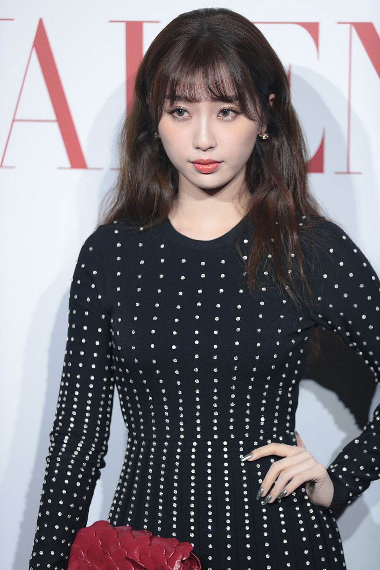 说袁冰妍要成功复出了,再加上她本人近期频频在微博发自拍,记录日常