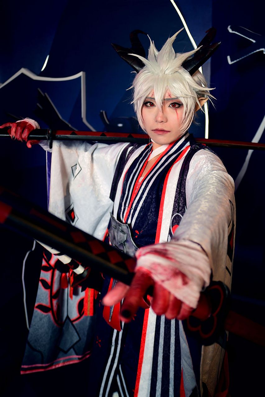 黄明昊带狐狸耳cos百里守约