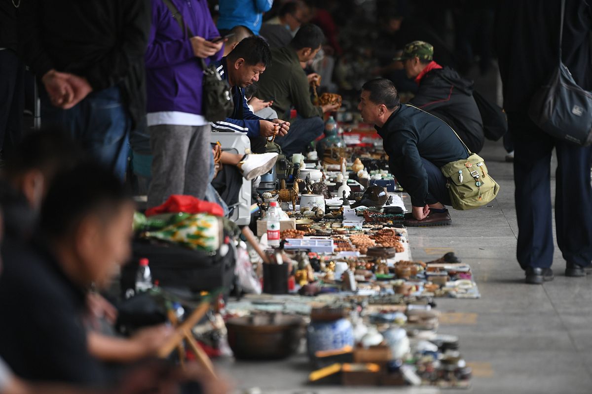 广州最大的文玩市场是广州古玩城