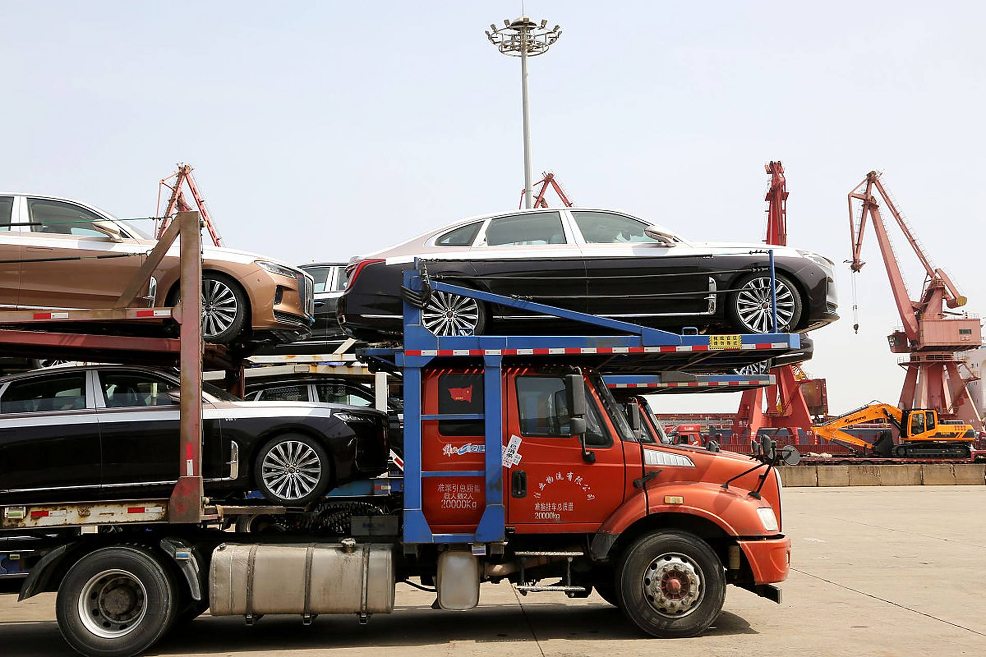 二手车,小汽车,小轿车,长途短途异地运输拖车服务 ,可以多台一起发车