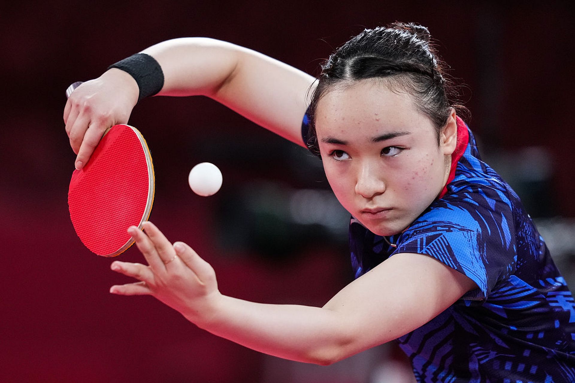 像伊藤这种必做题我估计她问题基本没有,上次双打我看她发球几乎一个