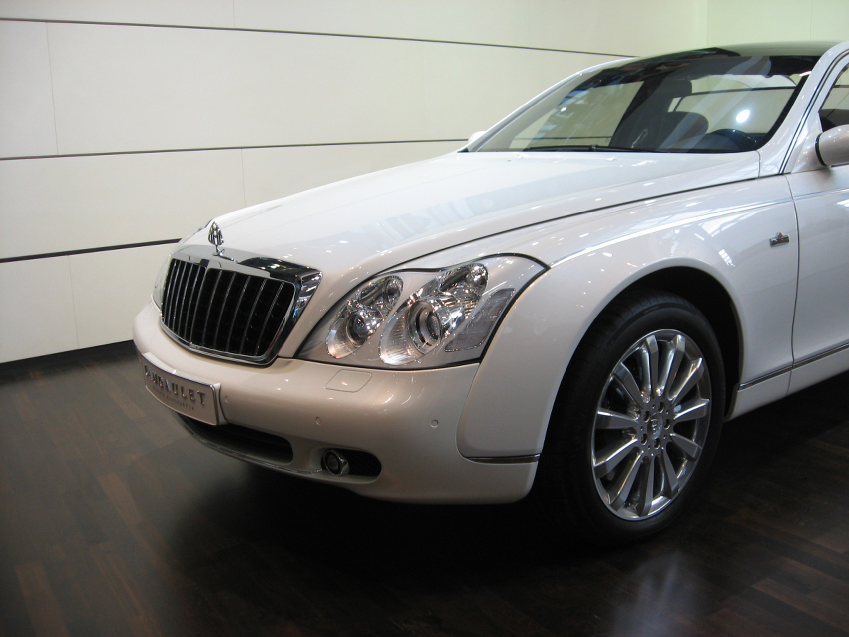 迈巴赫landaulet:奢华与性能的完美融合  作为一名专业的汽车销售人员