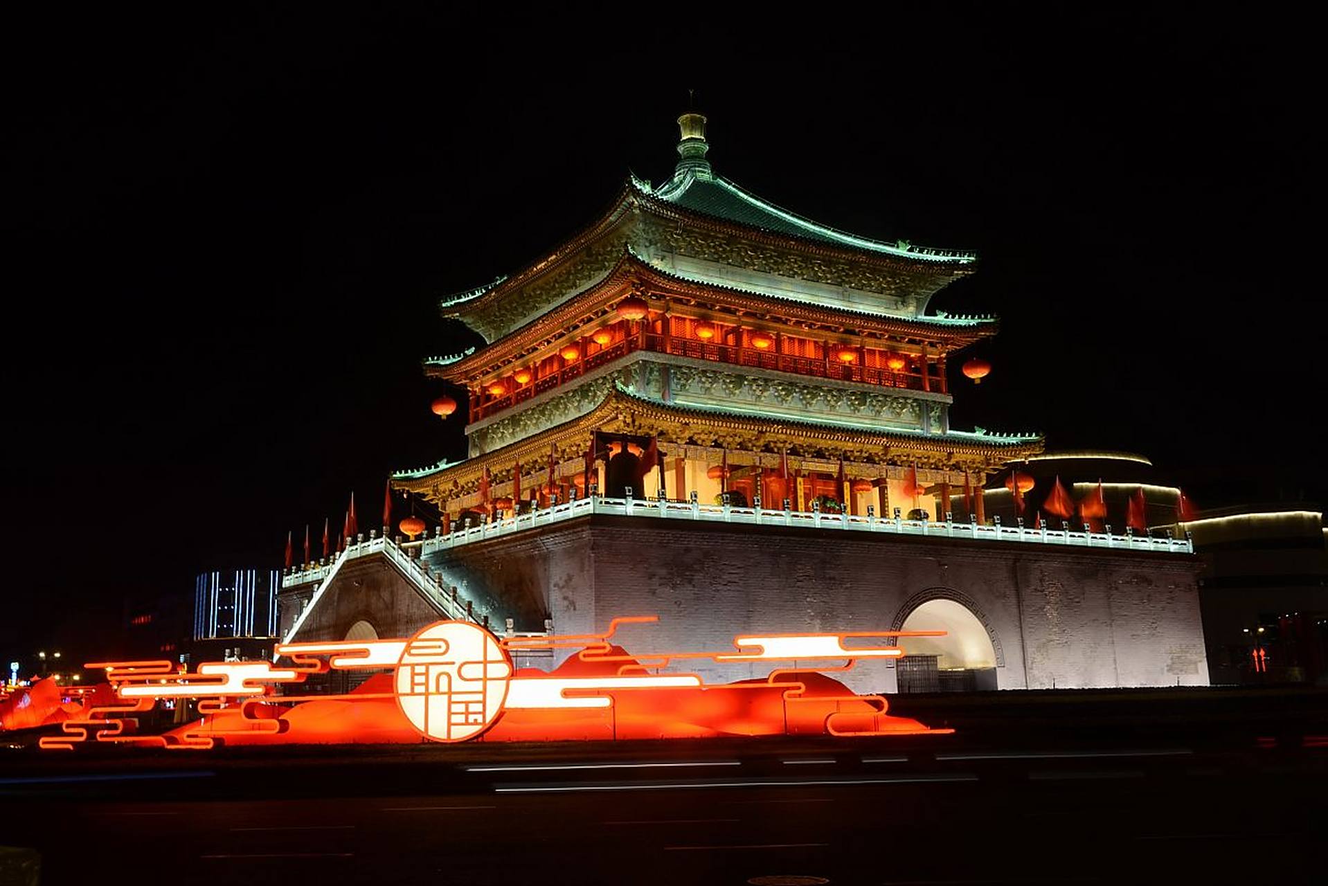 西安# #西安生活实录# #西安钟楼# #晚上的西安钟楼广场# #西安