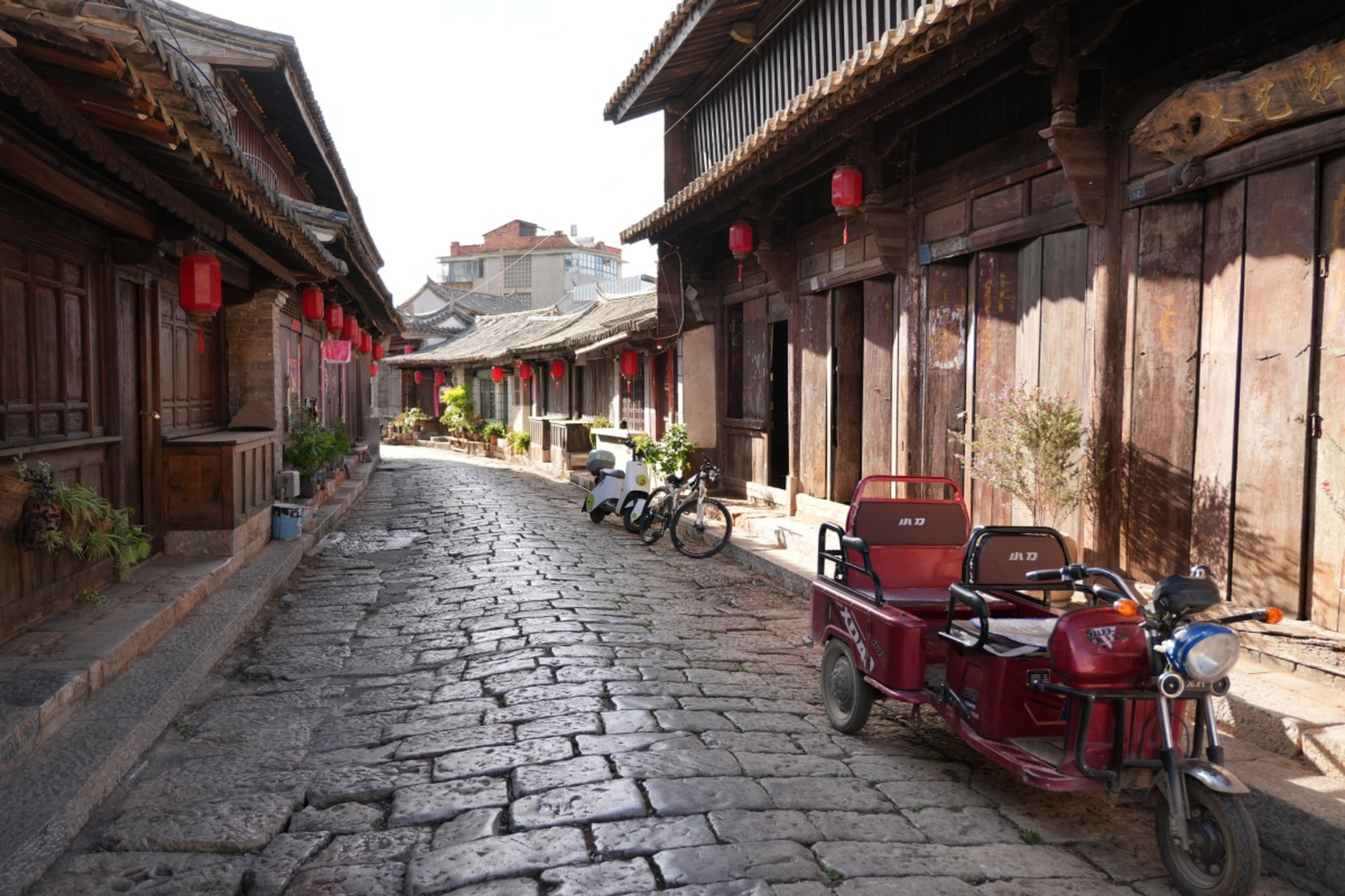 中渡古镇位于宜昌市长阳土家族自治县,有着深厚的文化底蕴和保存完好