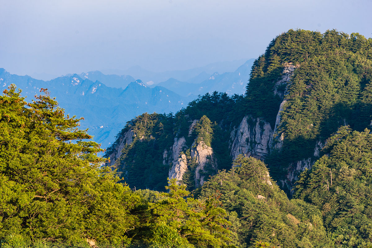 登白云山~鸣春谷上鸟娇啼,翠麓云台鹅岭齐