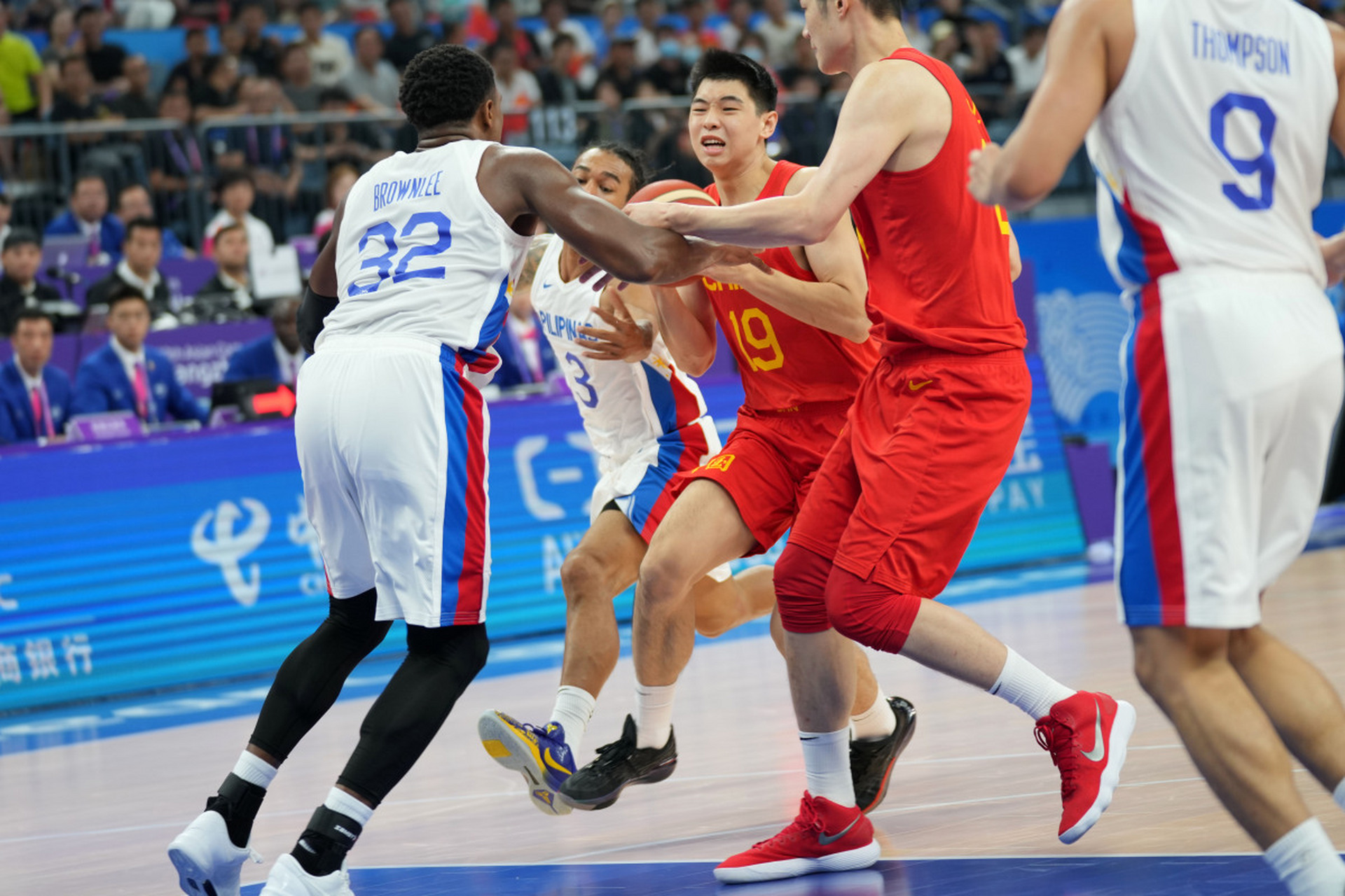 随着中国男篮101:73中国台北,获得铜牌,名宿巩晓彬,点评比赛,句句在理