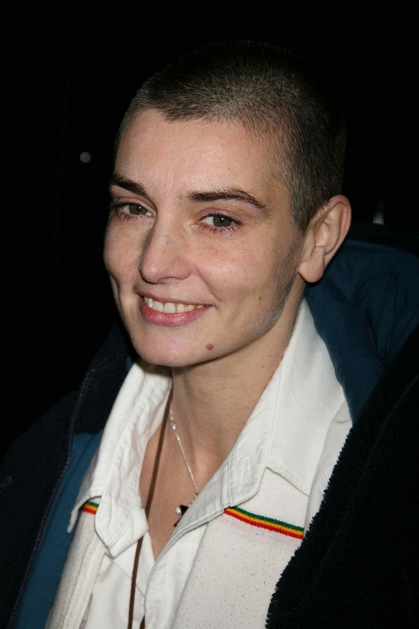 愿她的音乐永远传承,让我们铭记她美妙的歌声.