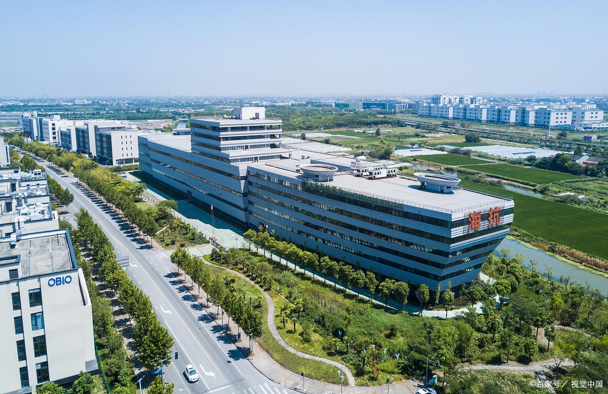 目前广达集团旗下有广达电脑,广明光电,广威网讯,达威电子,云达科技