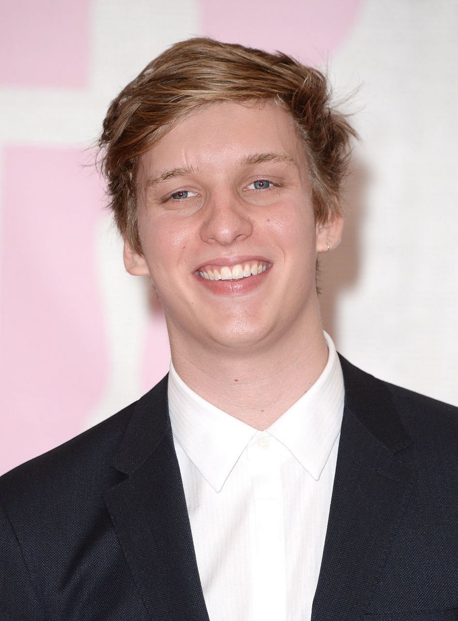 28岁的英国男歌手 george ezra(乔治·艾兹拉)生水痘毁容,不得不取消