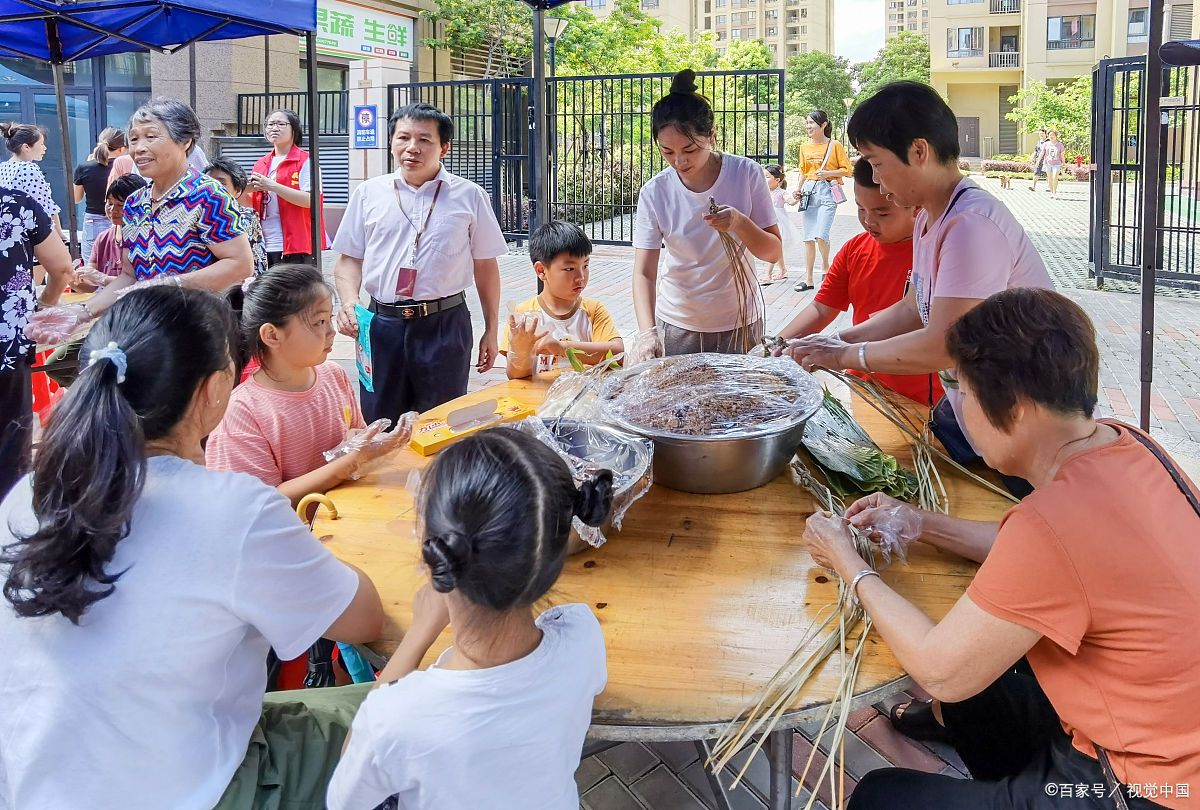 节在中国是一个传统的节日,通常会有放假,人们会通过各种活动来庆祝