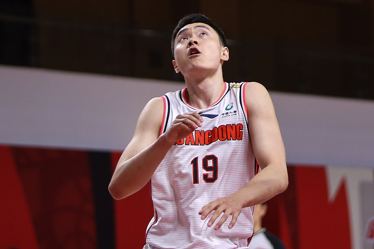 广东队最新消息:王薪凯将被裁,太阳哥到达赛区,马力克正式离开