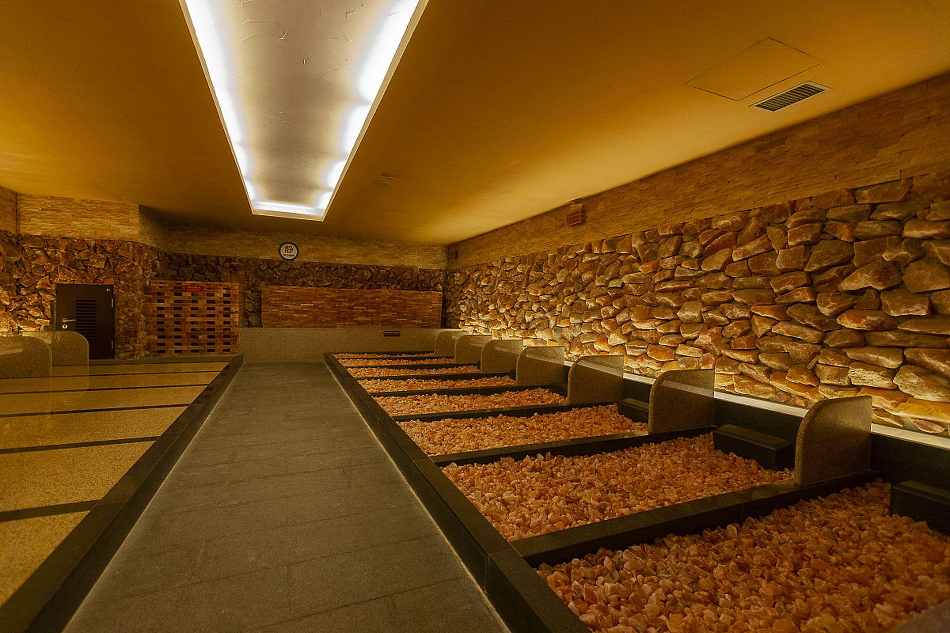 汗蒸可以调节人体的吸收排泄功能,能使人的代谢系统恢复正常水平.