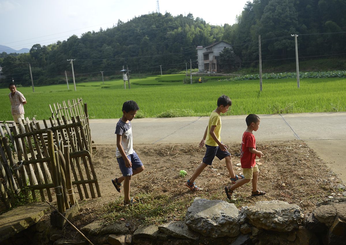 秋假进村记:当z世代的手机镜头对上父母的童年记忆