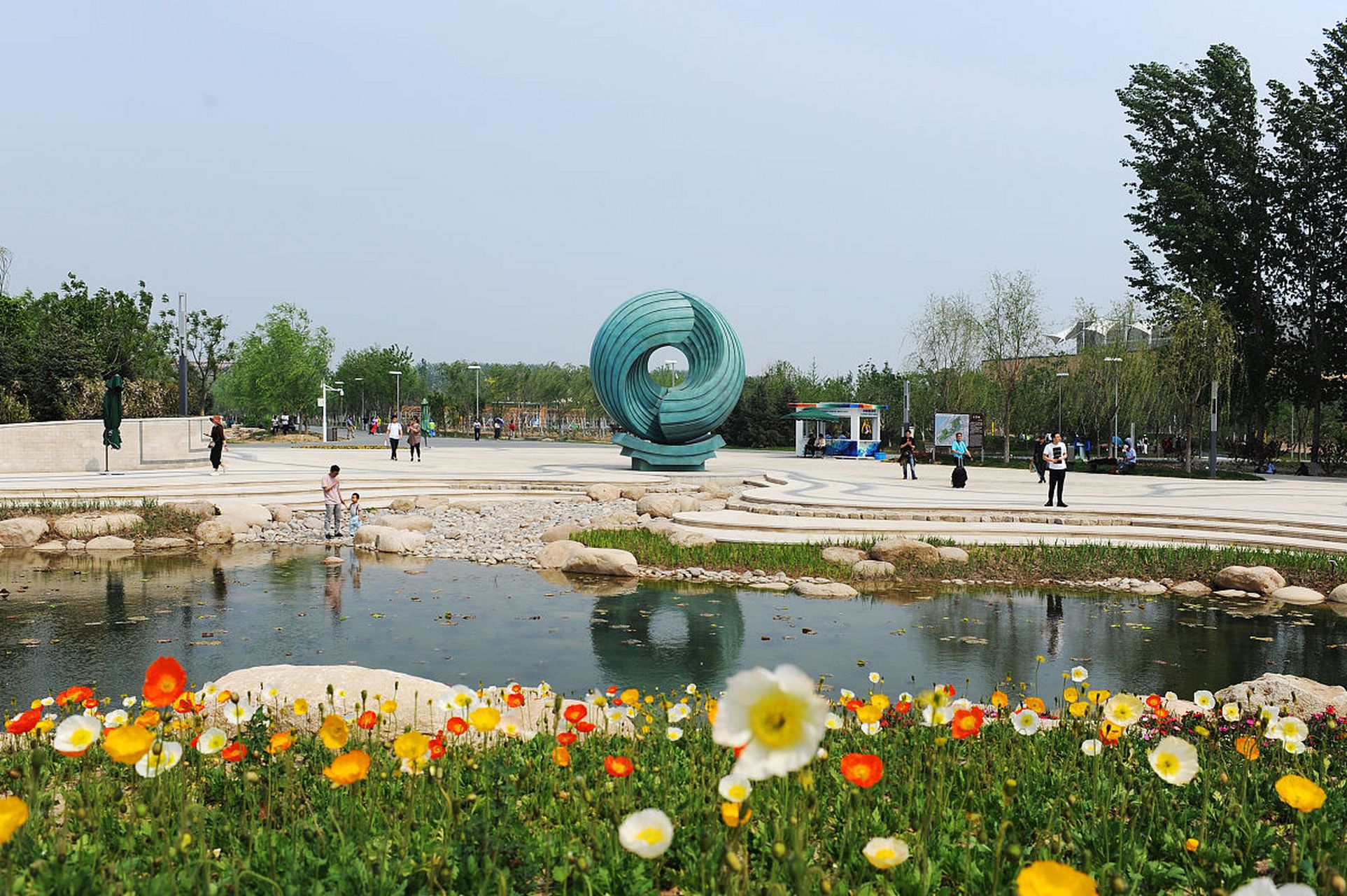 八里河旅游区:位于颍上县八里河镇,是一座集自然风光,人文景观和邢行