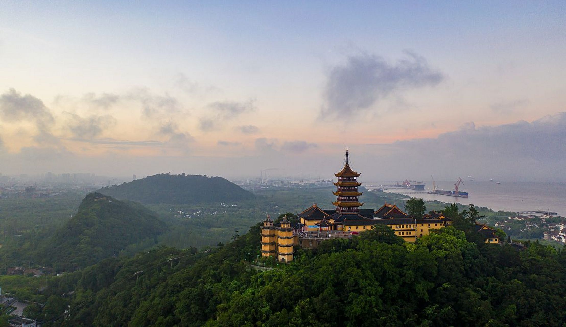 南通最高的山图片