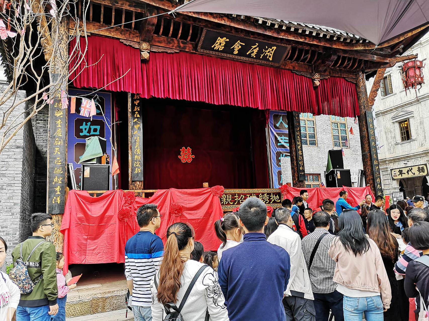 窦村古戏台,它就像一位历史的长者,静静地诉说着过去的故事.