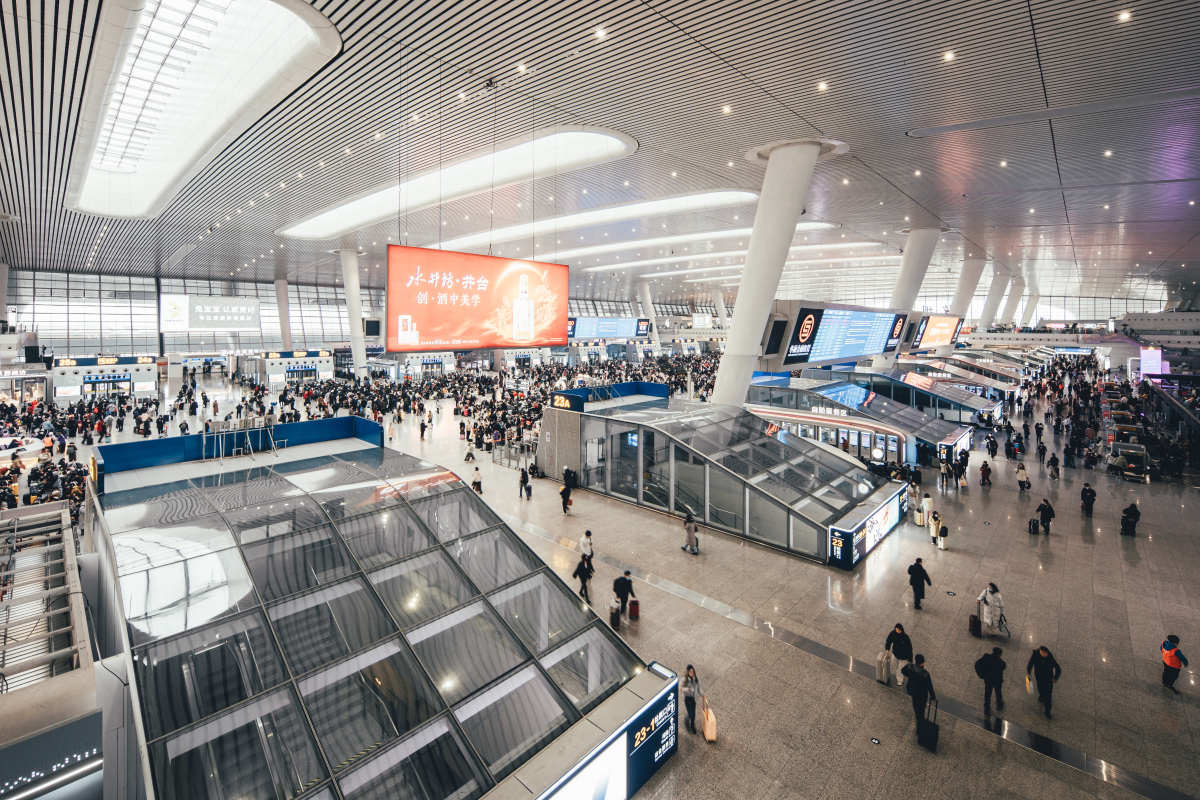 杭州东站跳轨旅客已转送至icu