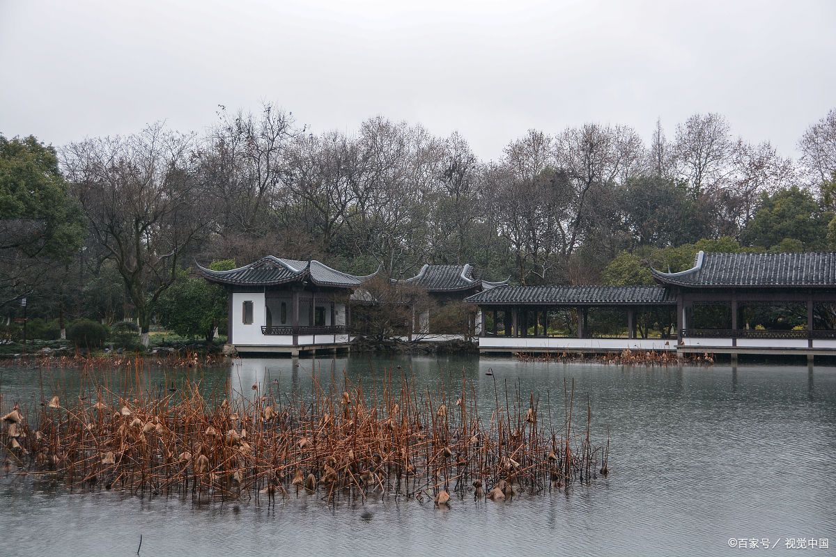 常熟最出名的可能是虞山尚湖旅游风景区,它是国家5a级旅游景区,是常熟