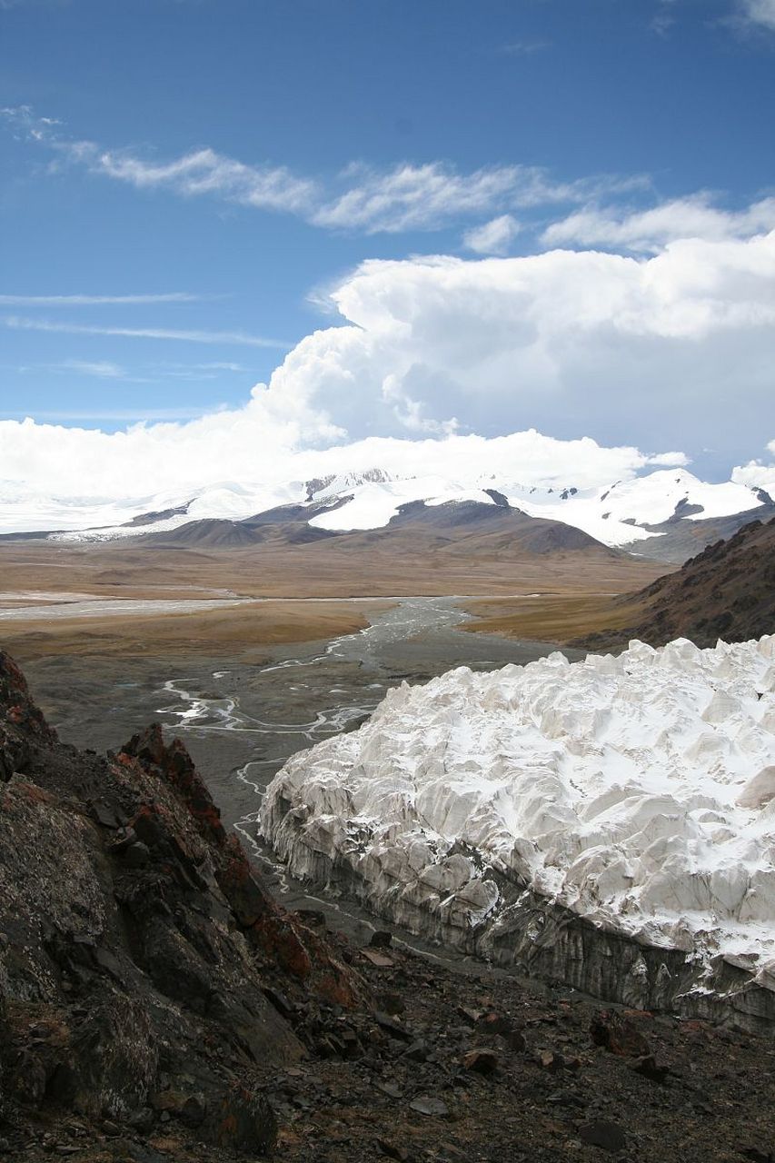 沱沱河,是长江的源头之一,被誉为"万里长江的起源地".