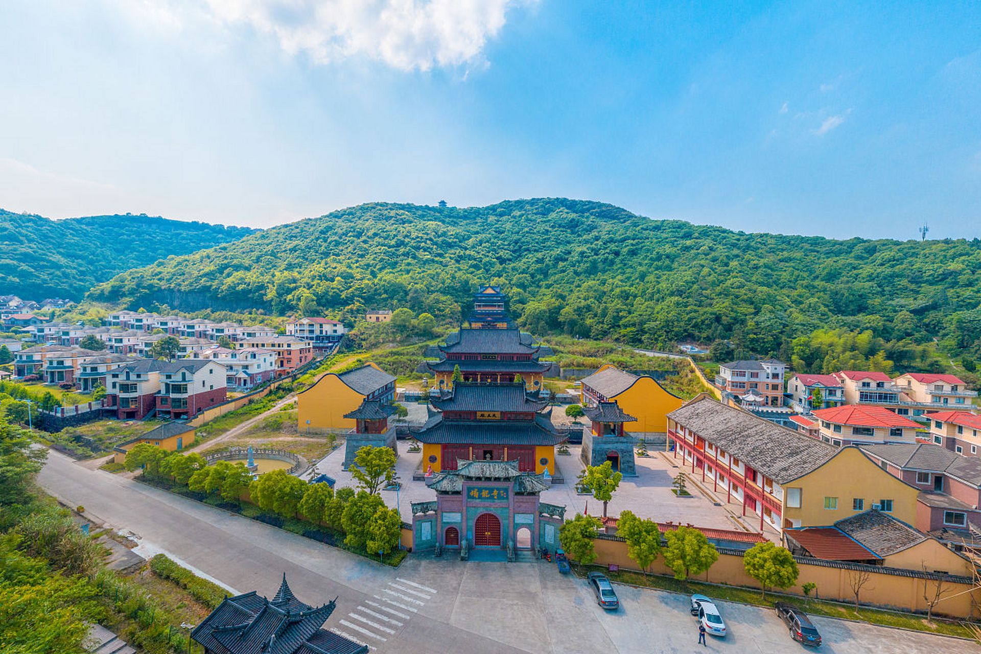 宁波的旅游城市,拥有丰富的自然资源和历史文化遗产,有十大景点不容