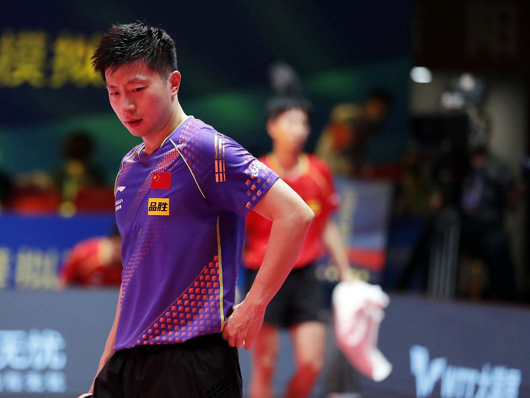 马龙是乒乓球界的传奇人物,他在2020年东京奥运会男子单打比赛中夺得