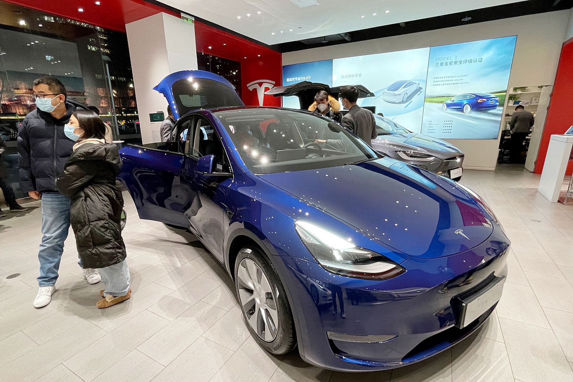 特斯拉又降价了!这次model y和高性能版的售价直降1.