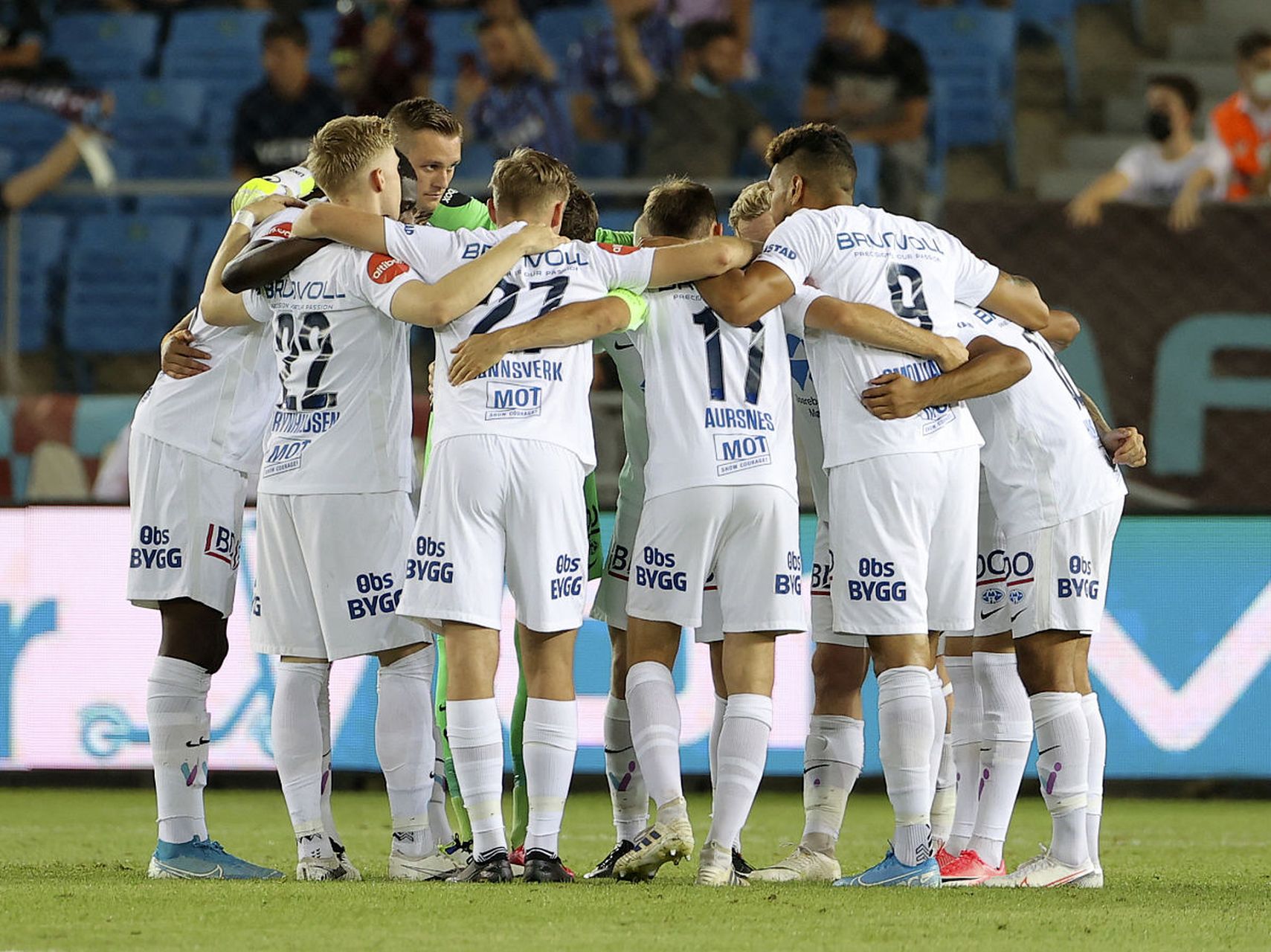 土耳其劲旅特拉布宗体育阔别十年重回欧冠赛场,遗憾的是球队首战做客