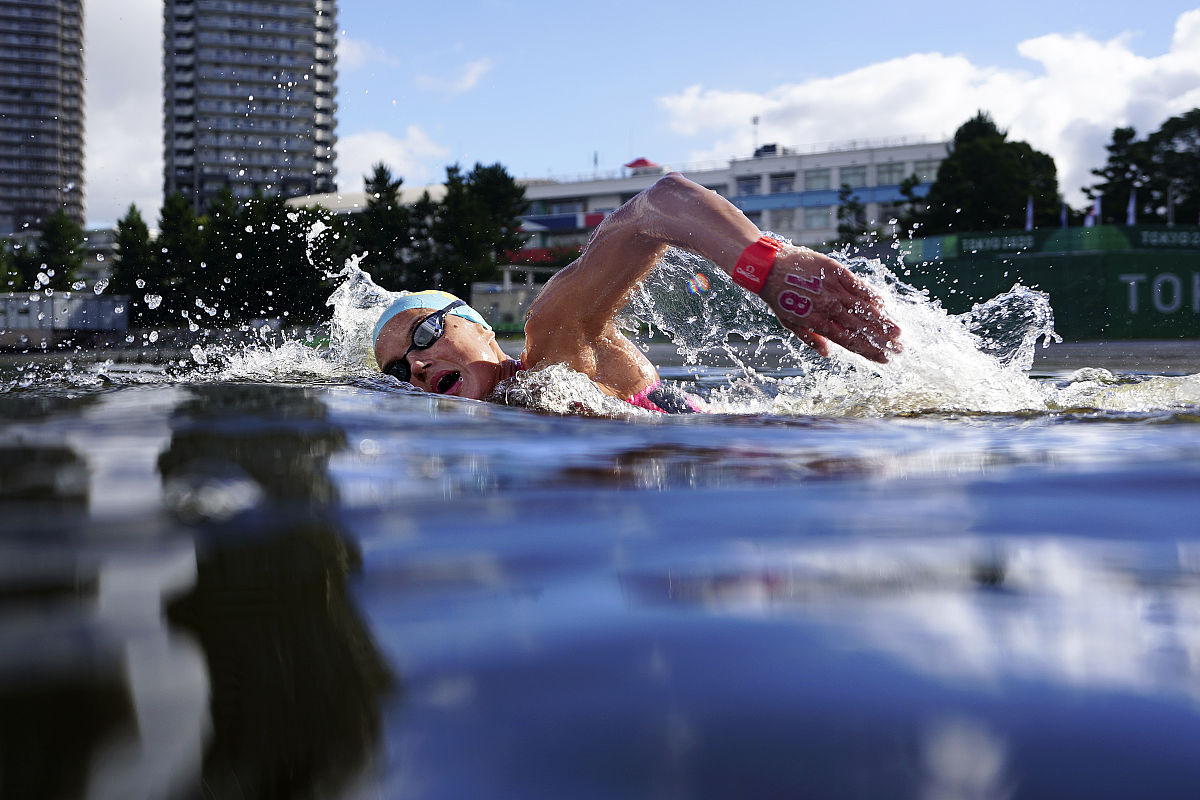 吴姝彤夺得杭州亚运会马拉松游泳女子10公里金牌