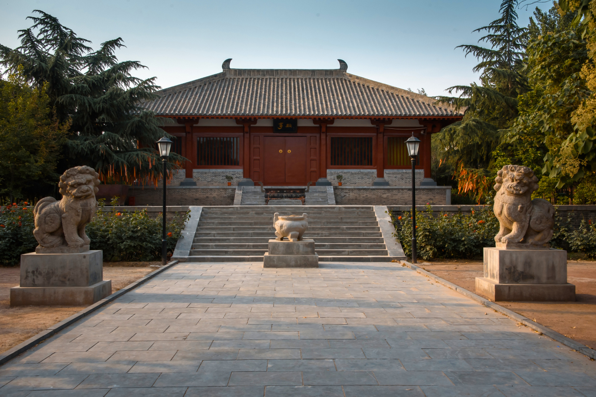 探访三国历史遗迹白马关,感受庞统祠,金牛古道的厚重;三星堆博物馆带