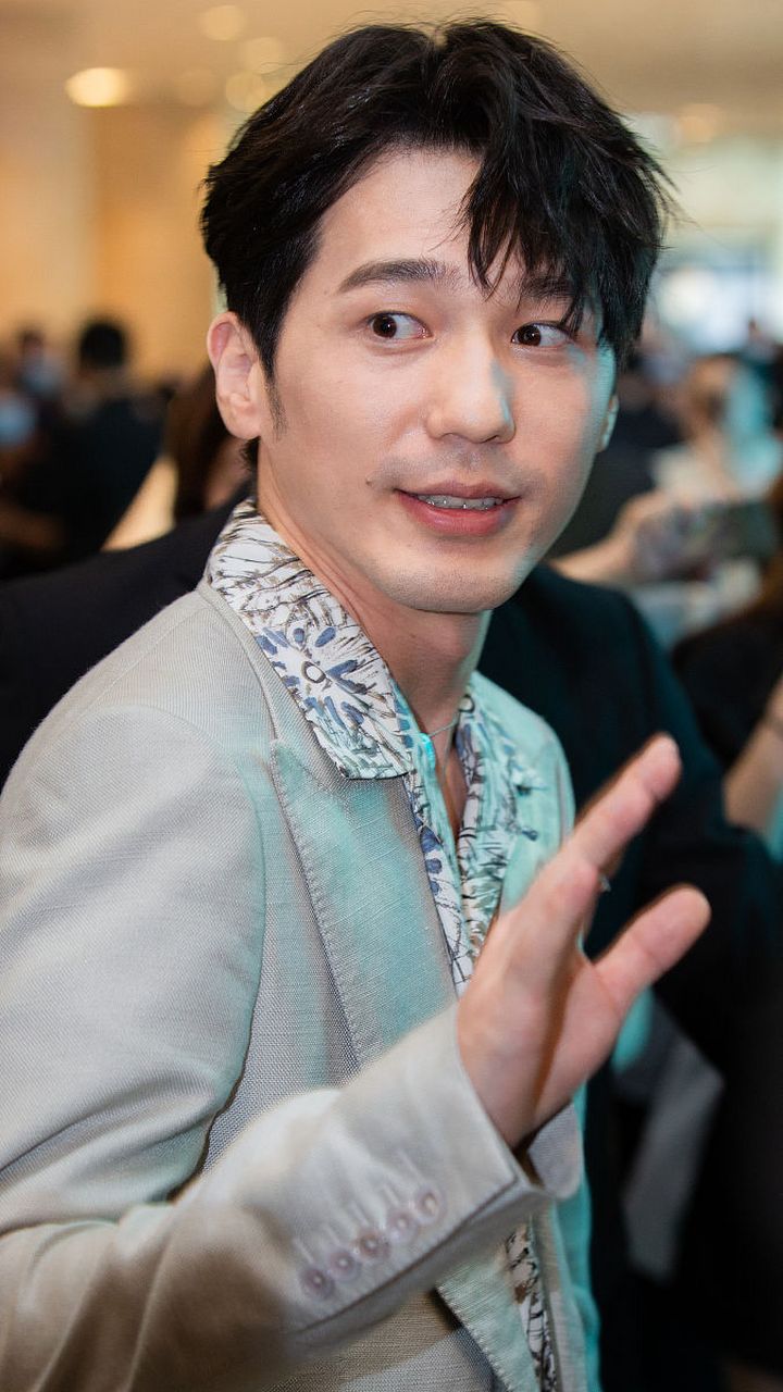 白宇这个下巴看得真的太让人出戏了,看久了甚至很像陈建斌.