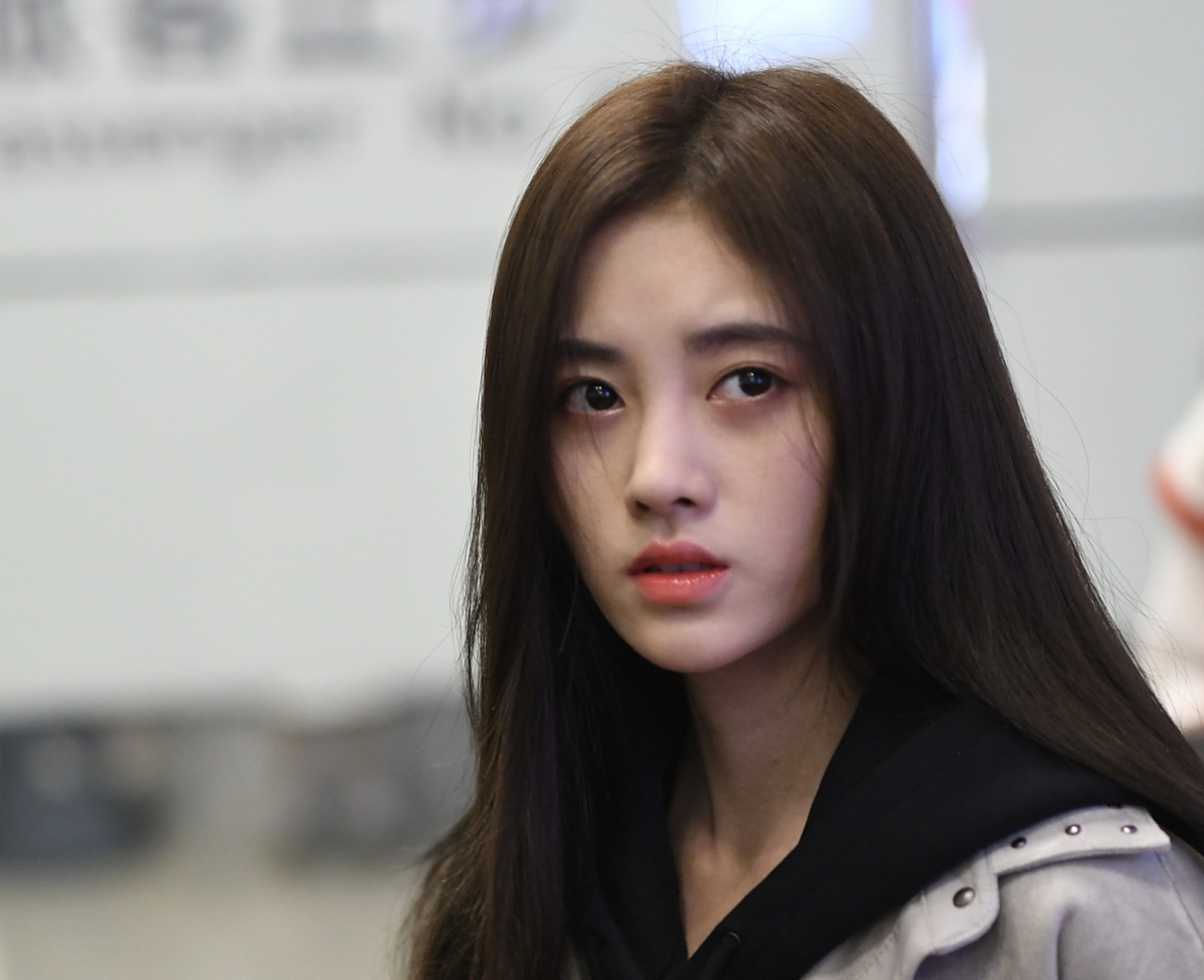 鞠婧祎,四川遂宁90后女演员与歌手,2013年加入snh48出道.