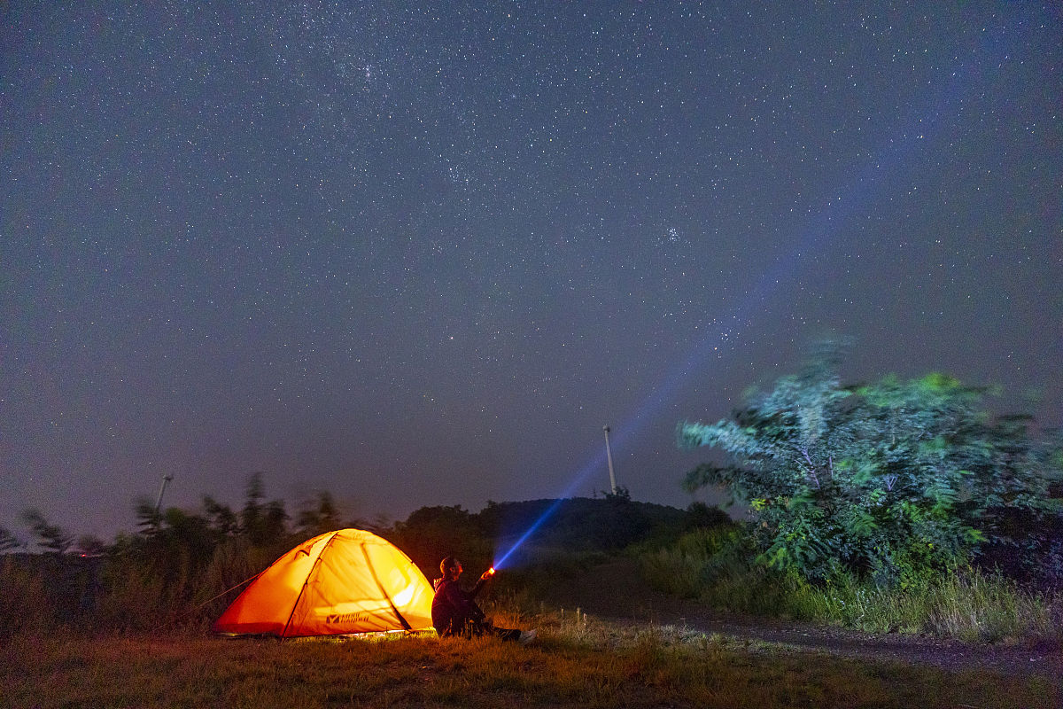 夏日夜晚的乡村