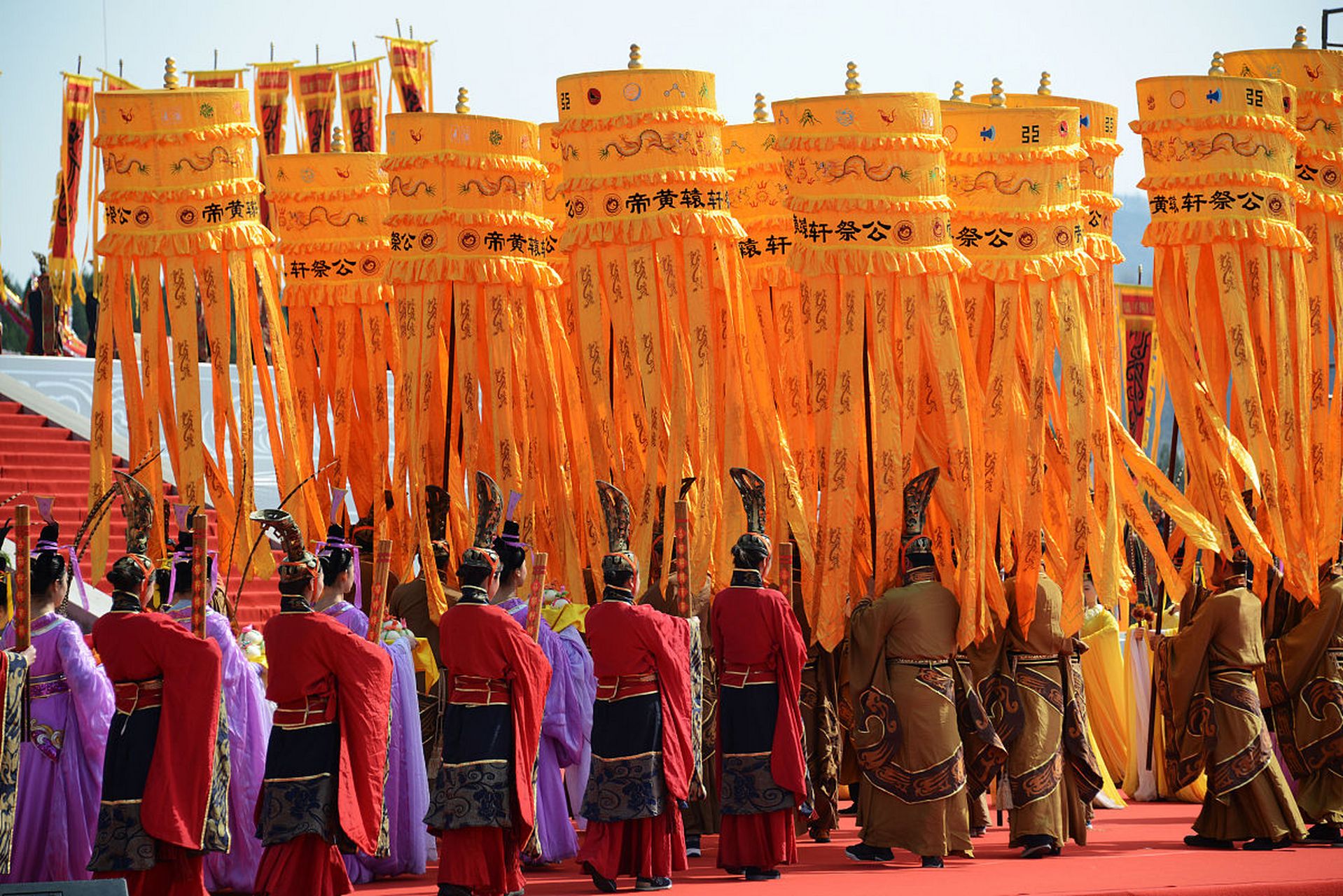 郁慕明老先生今年第九次参加黄帝陵公祭,他说:"作为一名80后,今年是